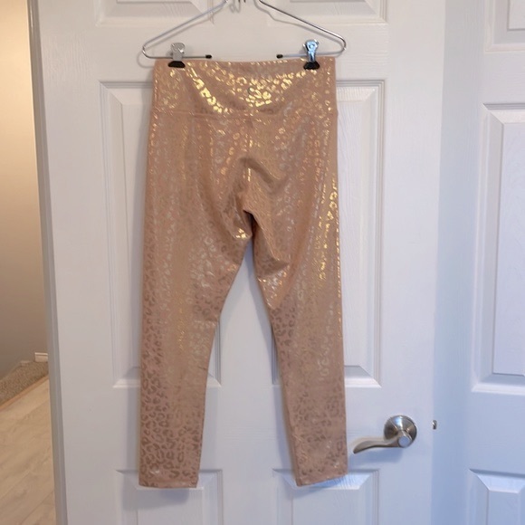 Zyia Active Gold Leopard 7/8 High Rise Light N Tight Leggings - Picture 4 of 6